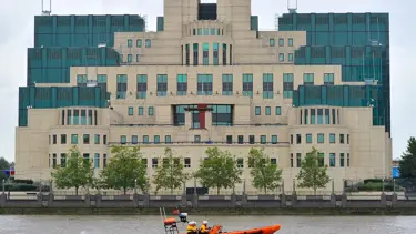 MI6'nın ilk kadın başkanı Metreweli: "Cephe hattı artık her yerde"