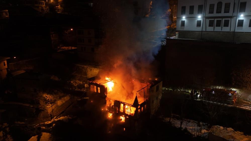 Safranbolu'da tarihi konak küle döndü