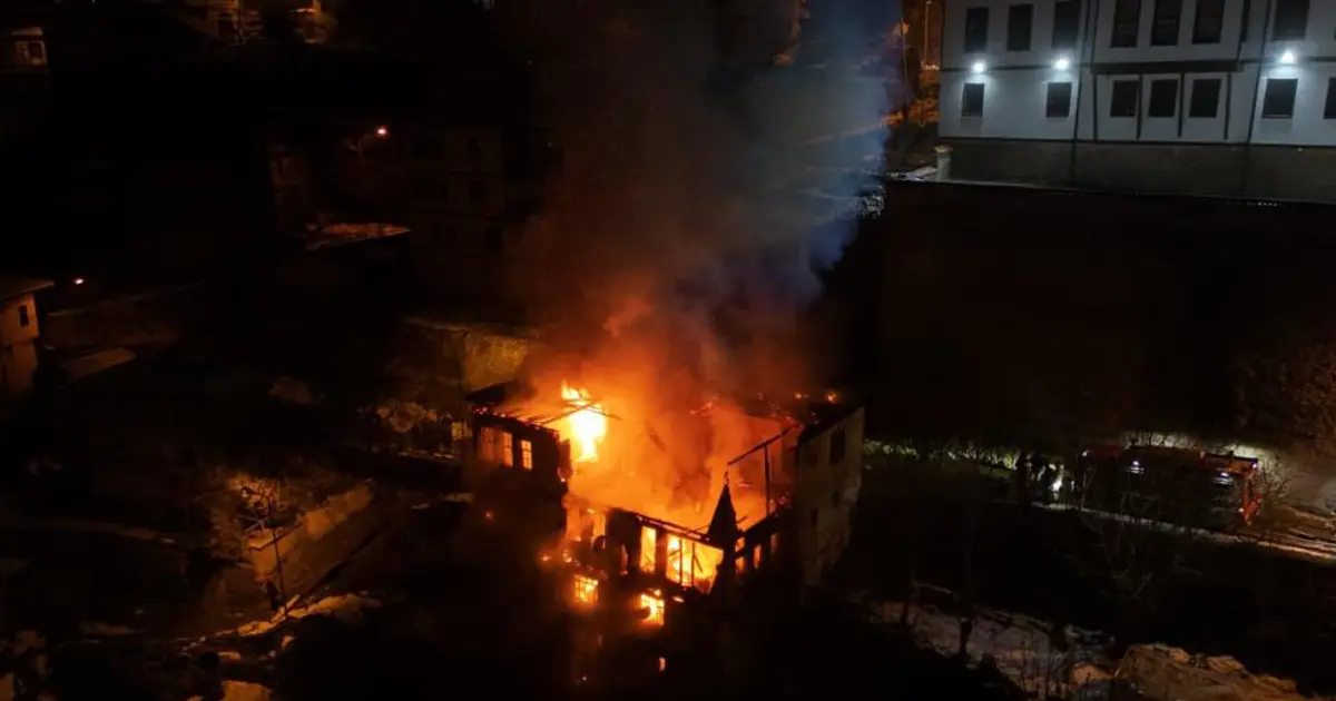 Safranbolu'da tarihi konak küle döndü