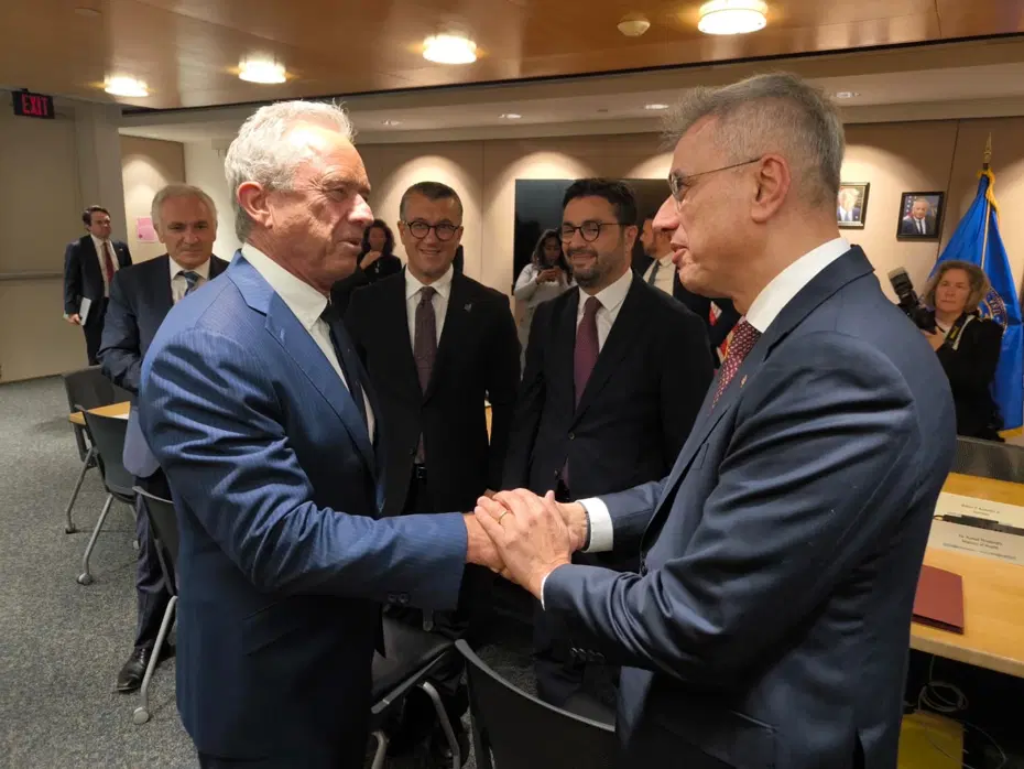 Sağlık Bakanı Memişoğlu, ABD'li mevkidaşıyla bir araya geldi