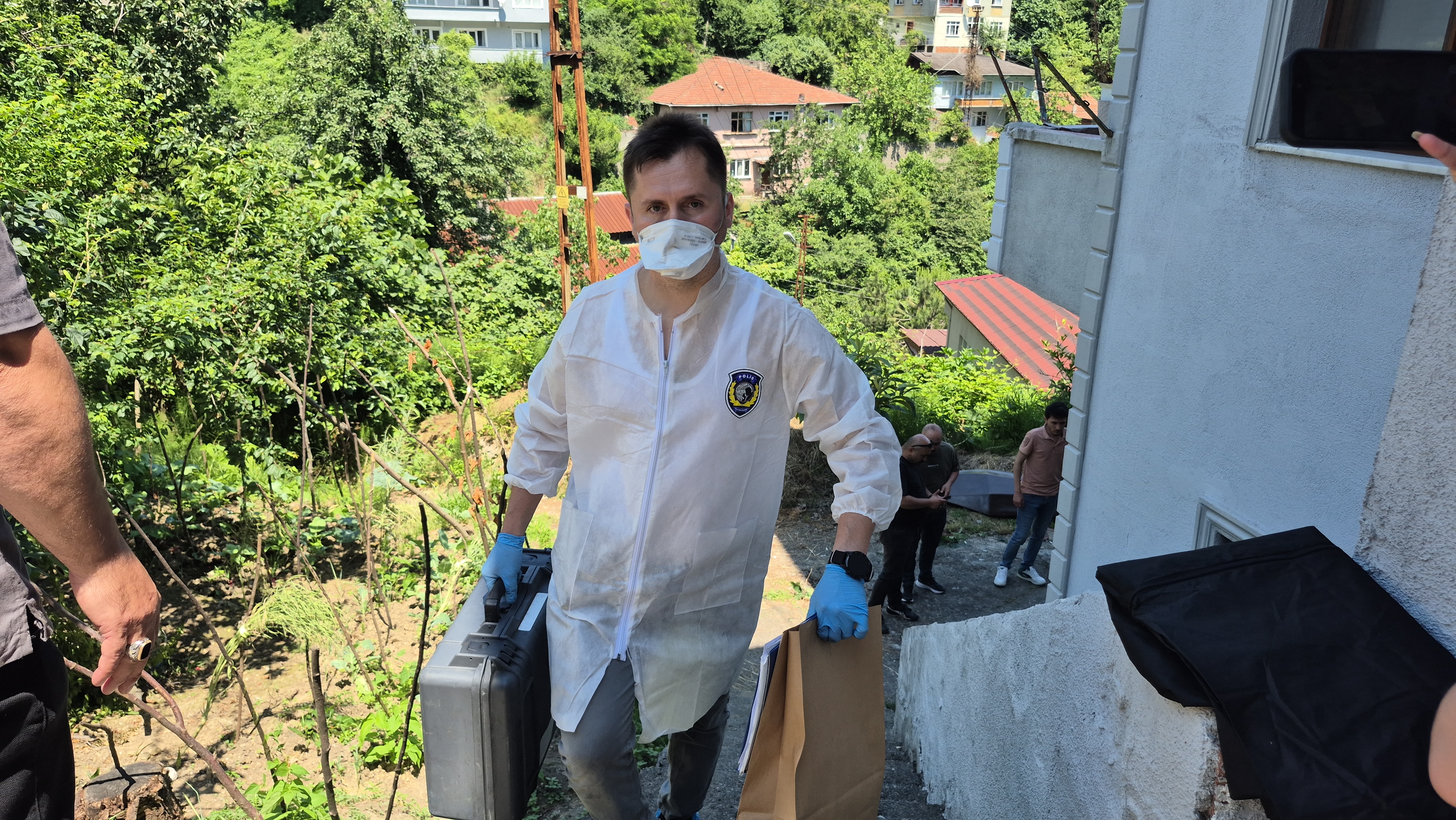 Mesaisine gitmeyen sağlık memuru evinde ölü bulundu