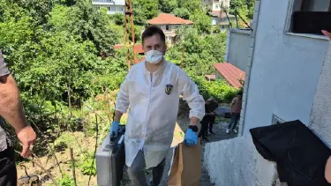 Mesaisine gitmeyen sağlık memuru evinde ölü bulundu
