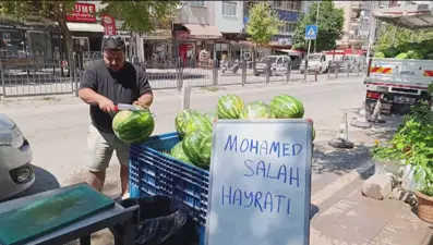 Beşiktaşlı taraftarın Muhammed Salah kararı. 5 ton demişti, sözünden dönmemek için 500 kilo dağıttı