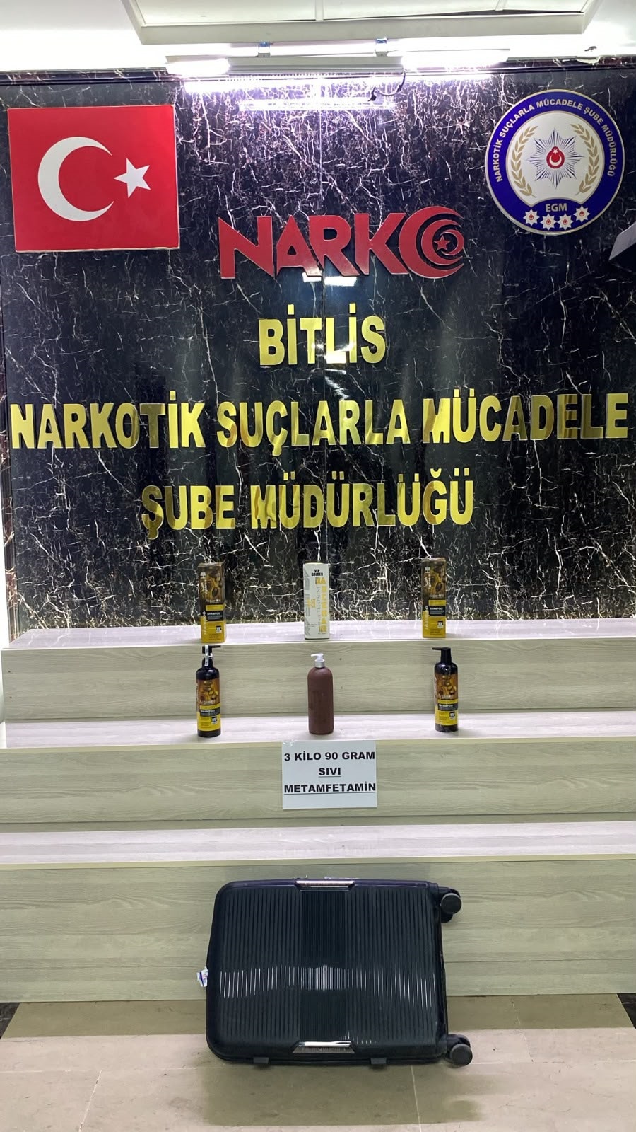 Şampuan şişelerinde 3 kilo metamfetamin ele geçirildi