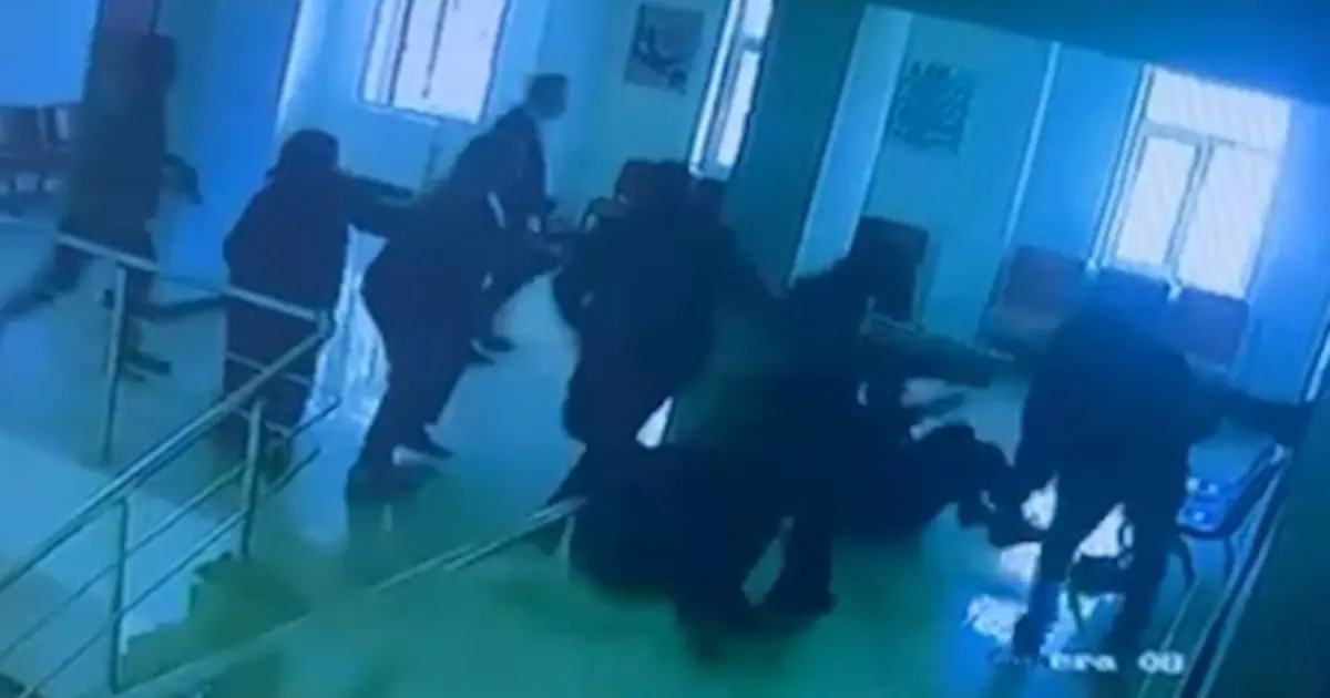 Şanlıurfa’da hasta yakını, 2 hemşireyi darbetti