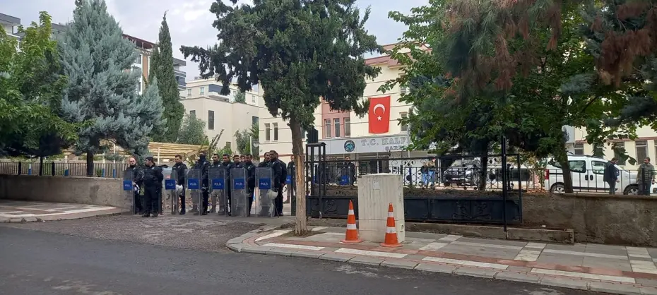 Halfeti Belediyesi'ne operasyon. Eski başkan dahil 47 gözaltı