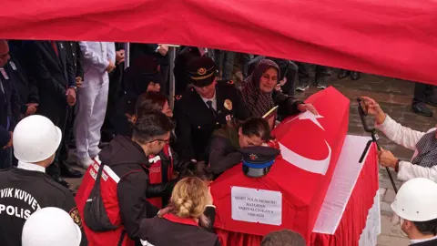 Şehit polis memuru, Giresun'da son yolculuğuna uğurlandı