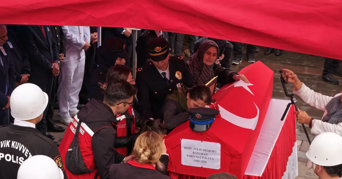 Şehit polis memuru, Giresun'da son yolculuğuna uğurlandı