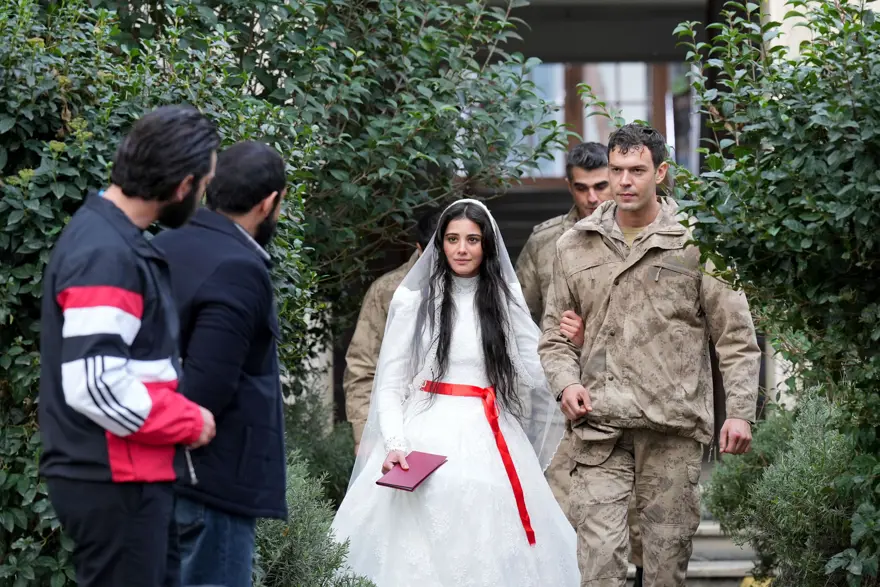 Sevdiğim Sensin bu akşam başlıyor. Barış Baktaş ve Emrah Aytemur rollerini anlattı 1