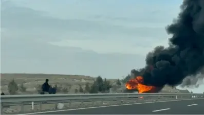 Yolcu otobüsünde yangın çıktı, yolcular tahliye edildi