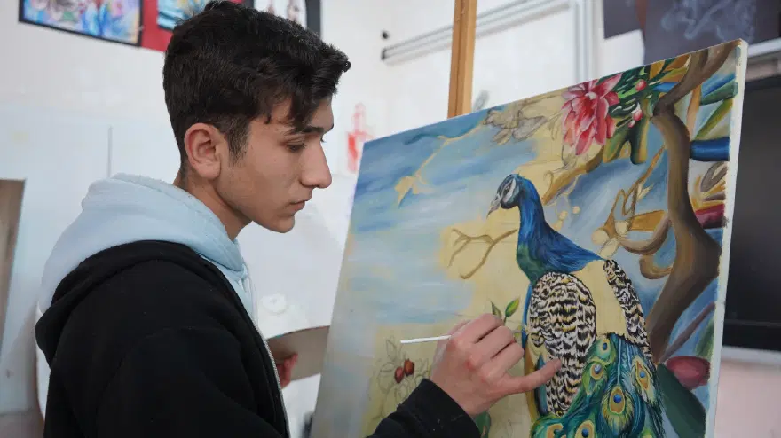 Şırnaklı ressama ABD'den tam burs. "Sanatın Aziz Sancar'ı olmak istiyorum" 