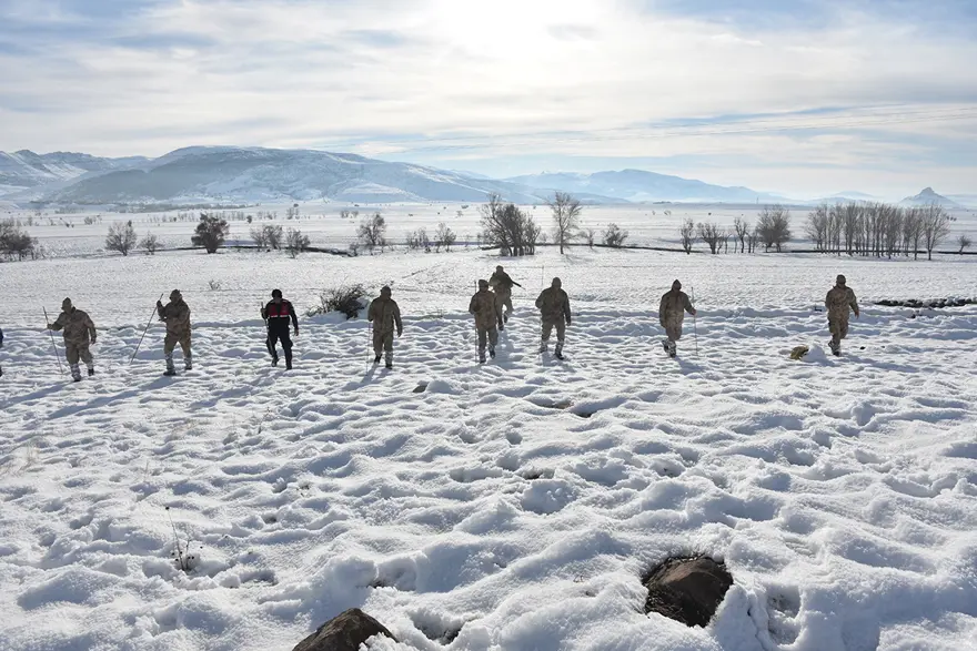 Kayıp adamdan yedi gündür haber yok, komandolar da sahaya indi 