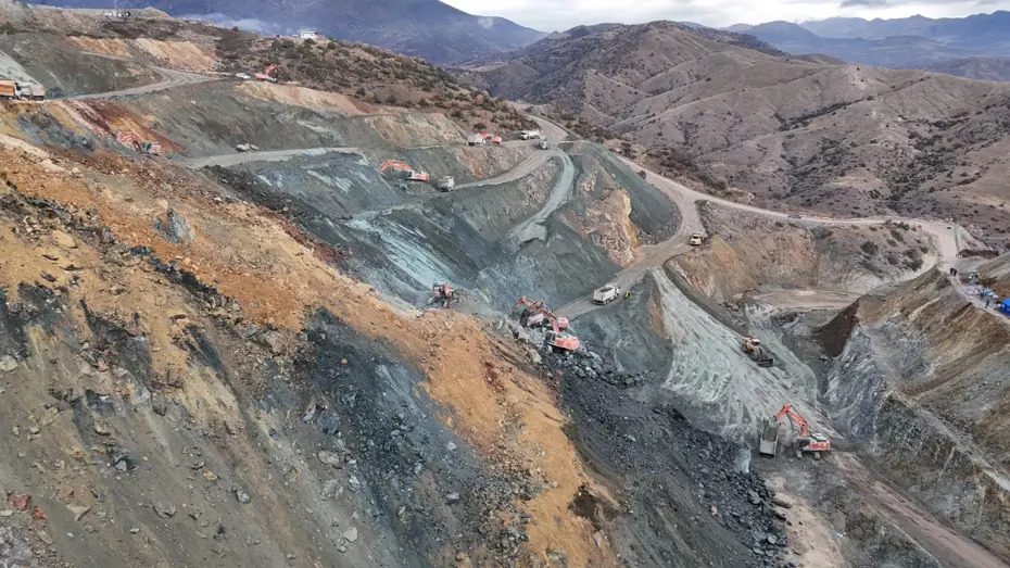 Göçük altındaki şantiye müdürü 21 gündür aranıyor