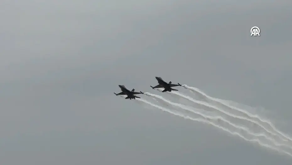 Konya'da SOLOTÜRK nefes kesti! 15. yıla özel uçuş