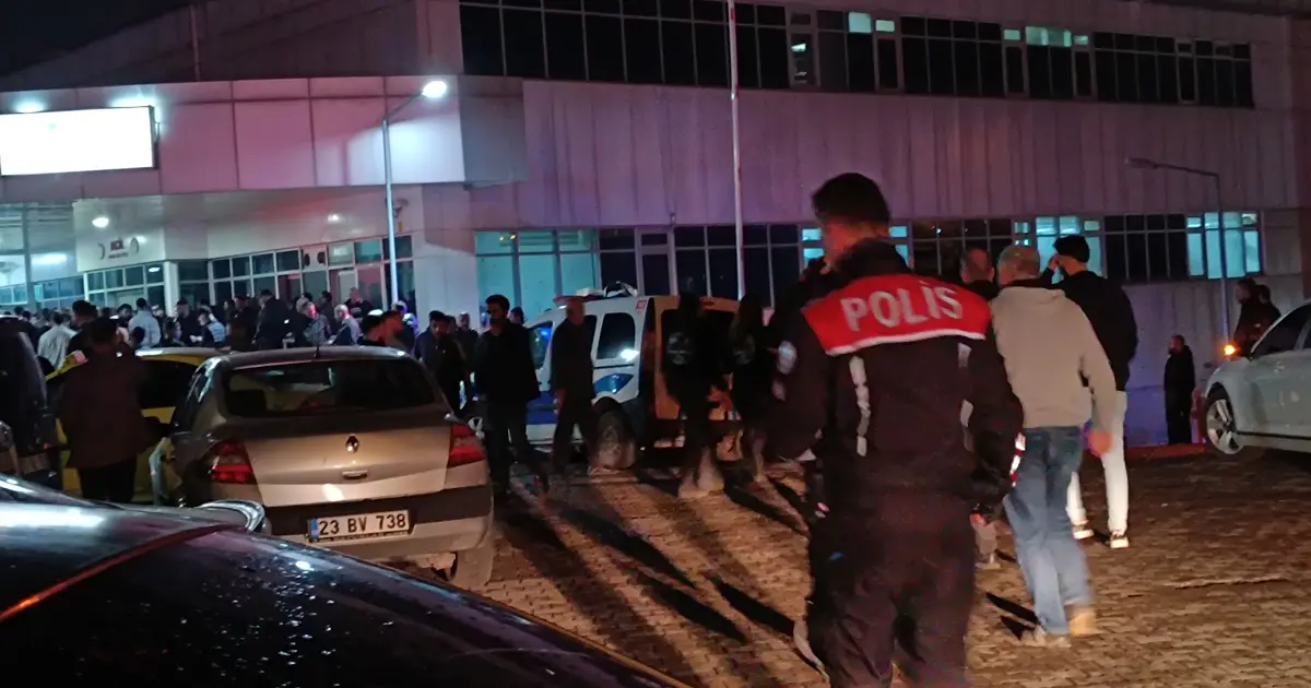 Polise ateş açtı, 4 kişiyi yaraladı