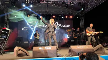 Soner Arıca, annesi ve dayısı Kadir İnanır'ı andı