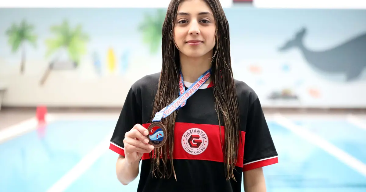 Korkusunu yenmek için başladı, yeteneğiyle dikkat çekti. Madalya kazandıran başarı hikayesi