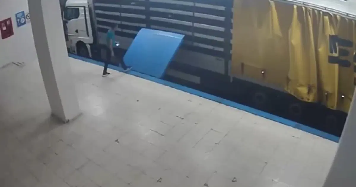 TIR'ın içinde firar edecekti. Suç örgütü üyesi yurt dışına kaçarken yakalandı