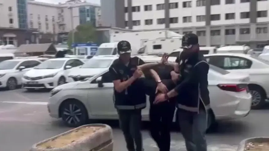 TIR'ın içinde firar edecekti. Suç örgütü üyesi yurt dışına kaçarken yakalandı 1