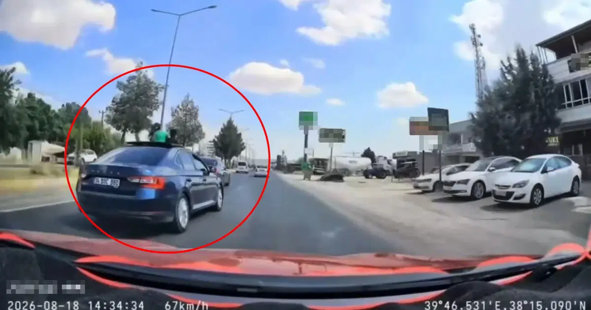 Trafikte makas atan sürücü çocukların canını tehlikeye attı
