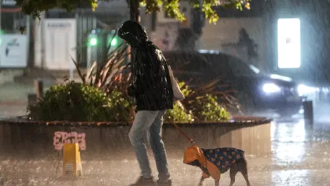 İstanbul'u sağanak teslim aldı. güncel uyarılar peş peşe geliyor. Yağmur ne