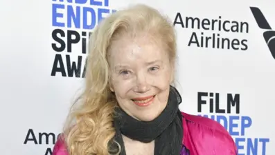 Altın Küre ödüllü ABD'li oyuncu Sally Kirkland hayatını kaybetti