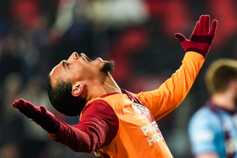 Galatasaray’a Sane’den kötü haber