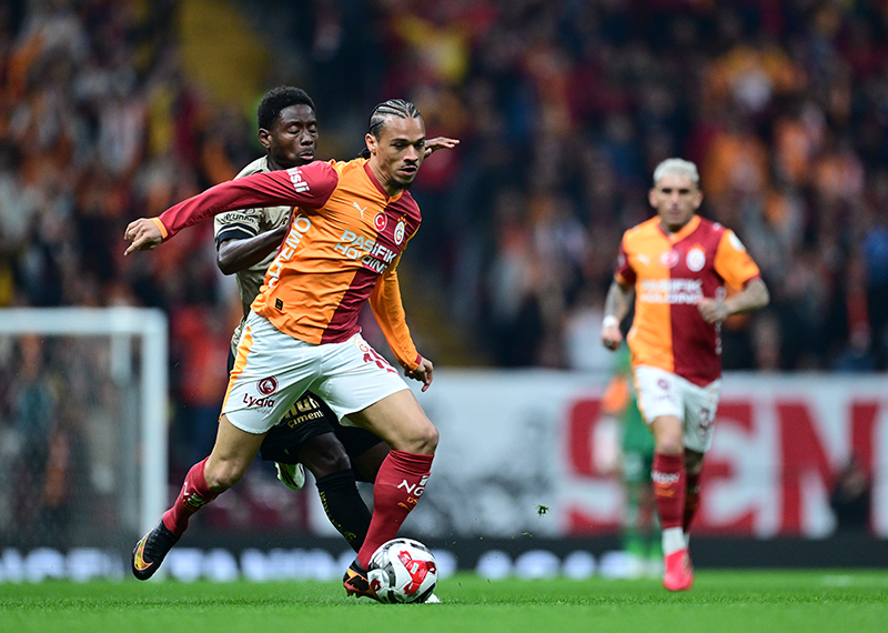 Galatasaray, evinde 1 puana razı oldu. Zirve yarışı alevlendi