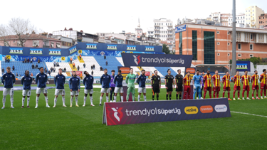 Süper Lig'de akılalmaz gol, öz kalesinden rakip kaleye attı