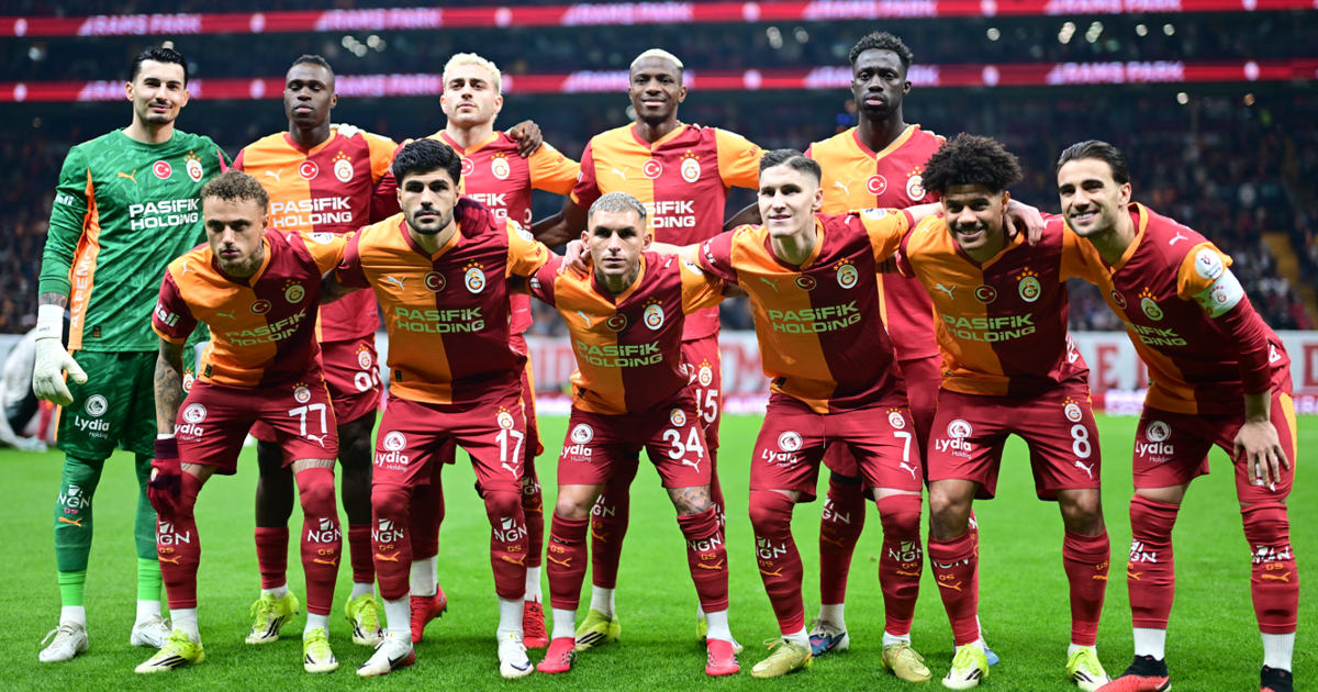 Yıldız futbolcudan takım arkadaşı hakkında itiraf, "Bize kene gibi yapışıyor"