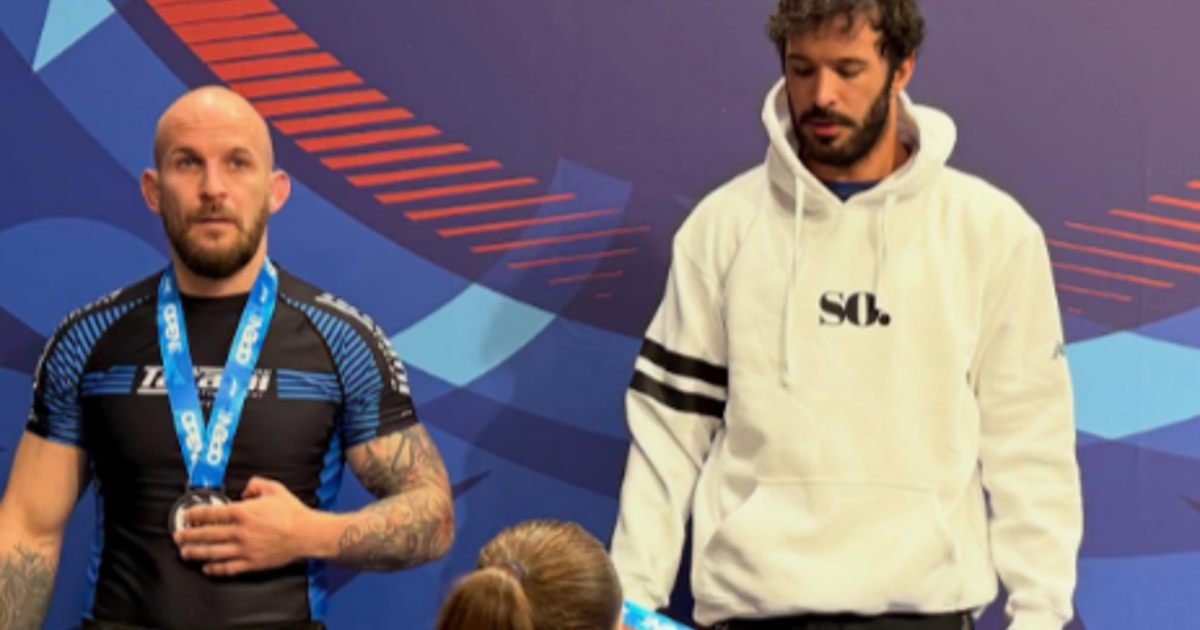 Bu kez sete değil ringe çıktı, Milano'da altın madalyayı aldı