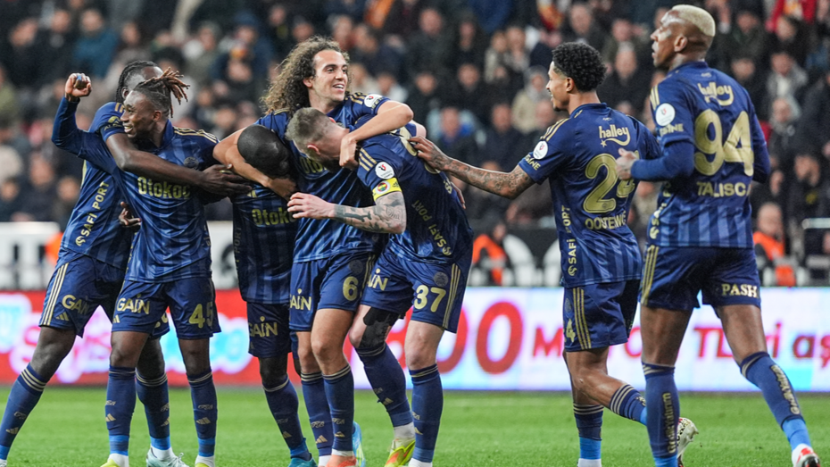 Fenerbahçe, Çaykur Rizespor karşısında. İlk 11'ler belli oldu