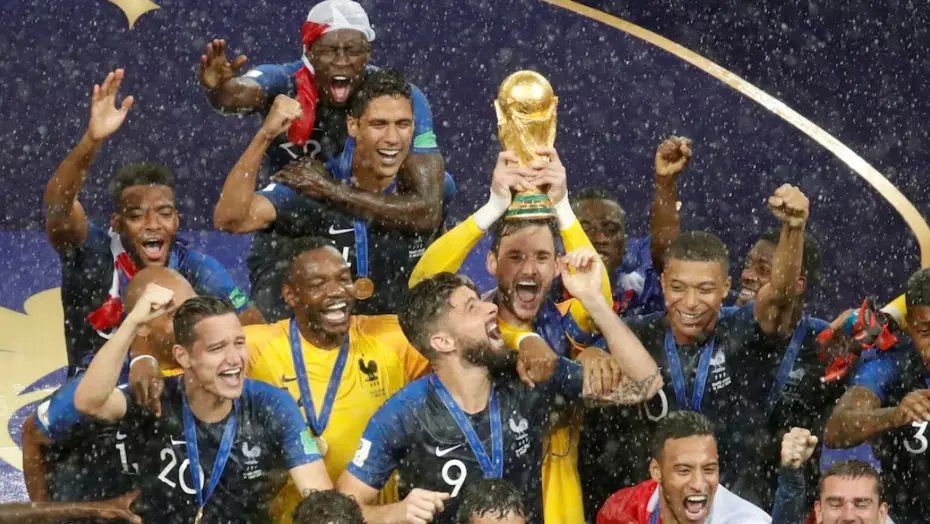 Ünlü futbolcu, Dünya Kupası madalyasını açık artırmayla sattı. Fiyatı çok konuşuldu