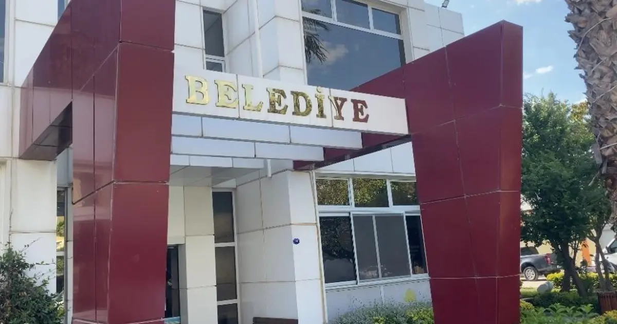 Seferihisar Belediyesi'ne operasyon. Başkan Yardımcısı dahil 5 tutuklama