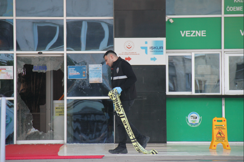 Antalya'da belediyeye pompalı tüfekle saldırı