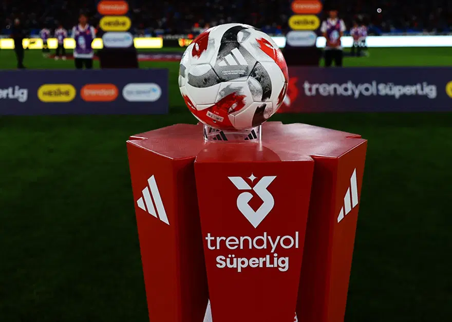 Süper Lig yeni uygulamalarla başlıyor. 10 saniye kuralı devreye girecek 3 Süper Lig yeni uygulamalarla başlıyor. 10 saniye kuralı devreye girecek 3