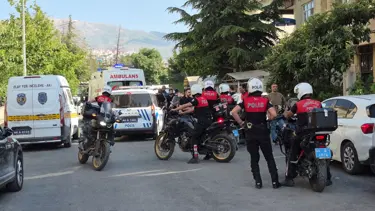 Tabancayla kızını ve eşini öldürüp, diğer kızını yaraladı