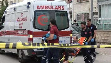 Tartıştığı üvey annesi ve kız kardeşini bıçaklayarak öldürdü