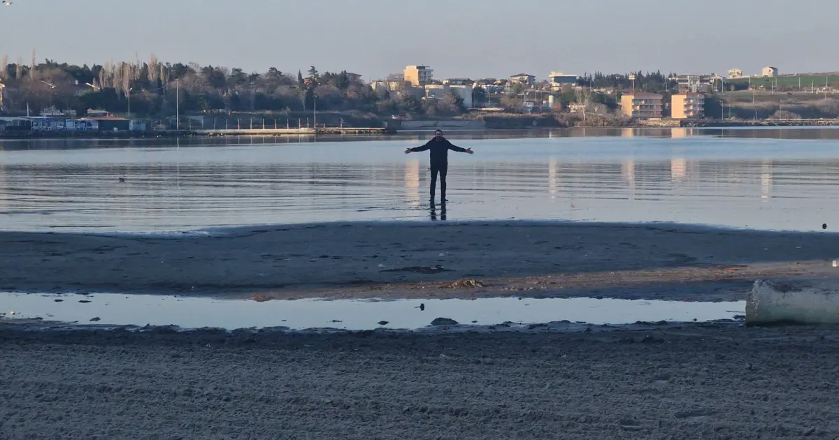 Tekirdağ’da tedirgin eden görüntü. Deniz 20 metre çekildi