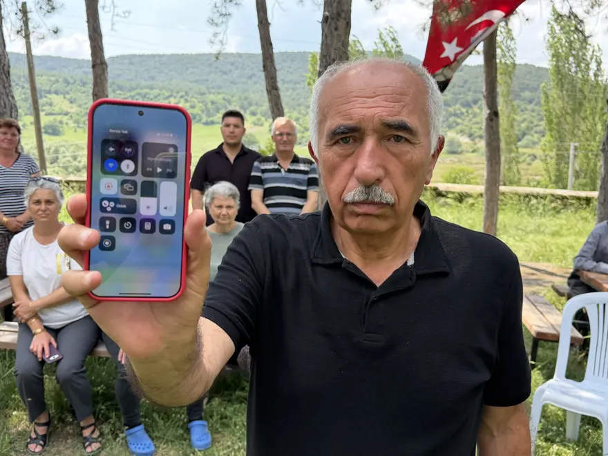 'MİLLET, İNTERNET ÇEKMİYOR DİYE GERİ TAŞINIYOR' 1 'MİLLET, İNTERNET ÇEKMİYOR DİYE GERİ TAŞINIYOR' 1