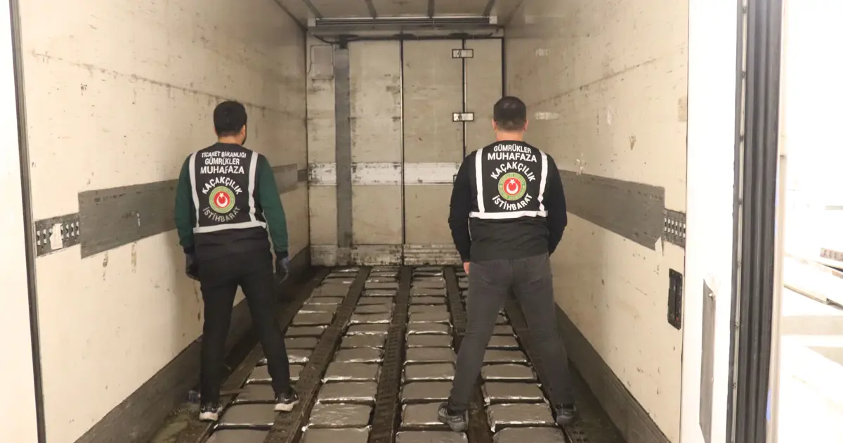 Ticaret Bakanlığı'ndan uyuşturucu operasyonu: 1 haftada 1 ton esrar ele geçirildi