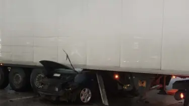 TIR ile çarpışan aracın sürücüsü ve eşi hayatını kaybetti 