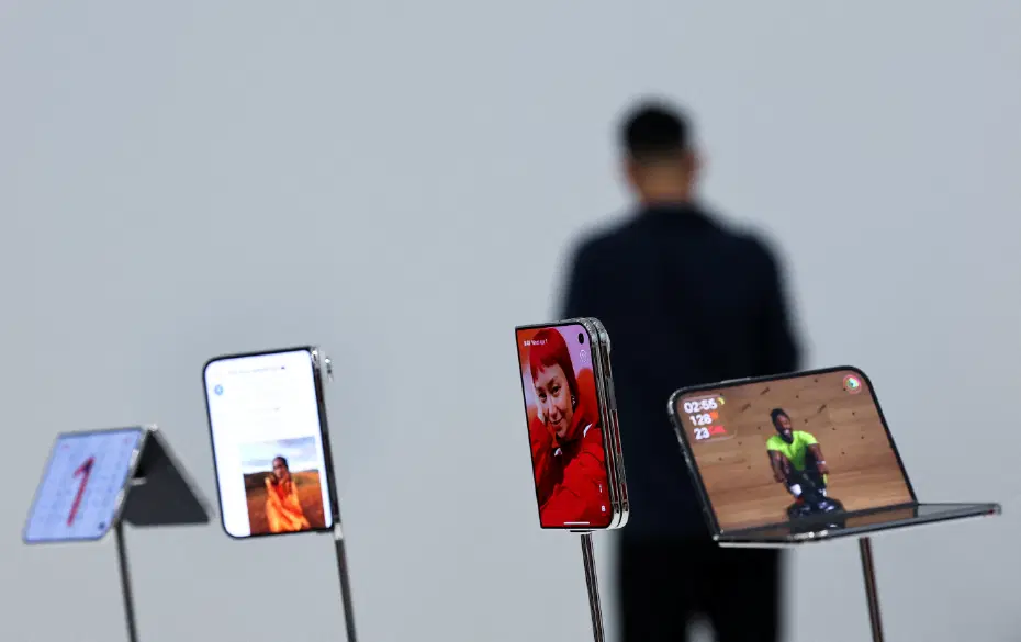 Apple yeni iPhone modellerini tanıttı, Samsung dalga geçti