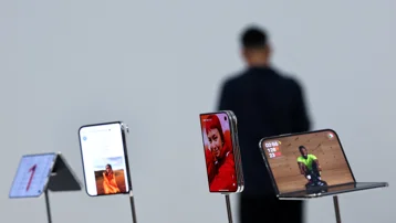 Apple yeni iPhone modellerini tanıttı, Samsung dalga geçti