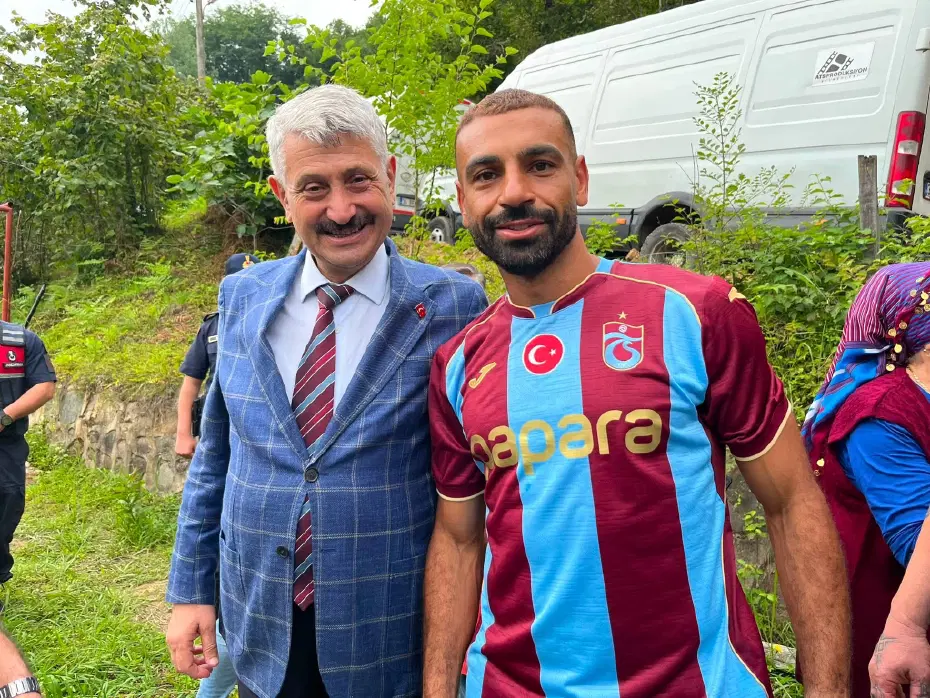 Trabzon'da belediye başkanından Salah'ı gülümseten teklif