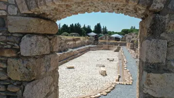 Tralleis Antik Kenti'nde tarihi keşif. 2 bin yıllık antik havuz gün yüzüne çıkarıldı