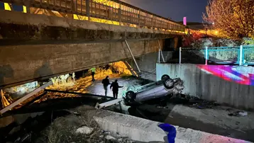 Otomobil dereye uçtu, uzman çavuş öldü