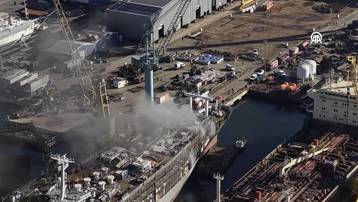 Tuzla'da tersanede gemide yangın