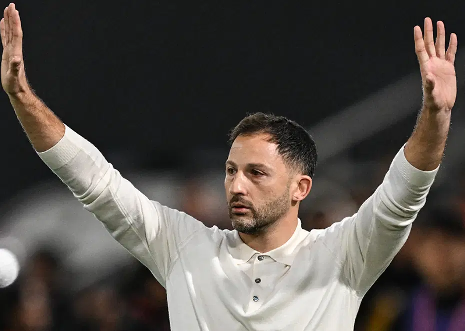 Fenerbahçe sonrası dikiş tutmadı. Galibiyet gelmedi, kovuldu