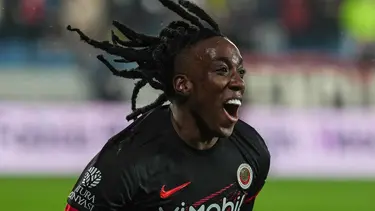 Süper Lig'i sallayan isme iki dev birden talip! Daha imzası kurumadan transfer planı